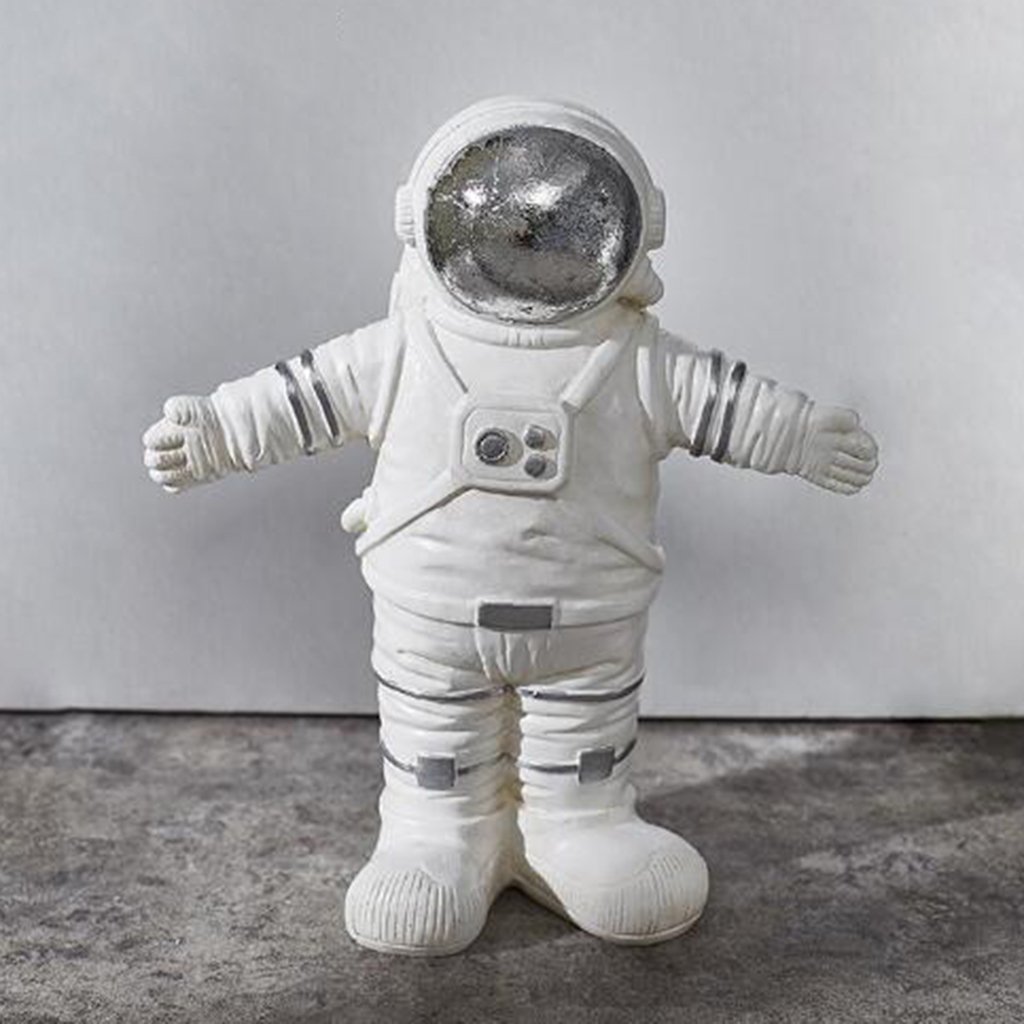 Космонавт своими руками поделки. Космонавт из ваты игрушка. Поделка астронавт. Фигурка "космонавт". Поделка космонавт.