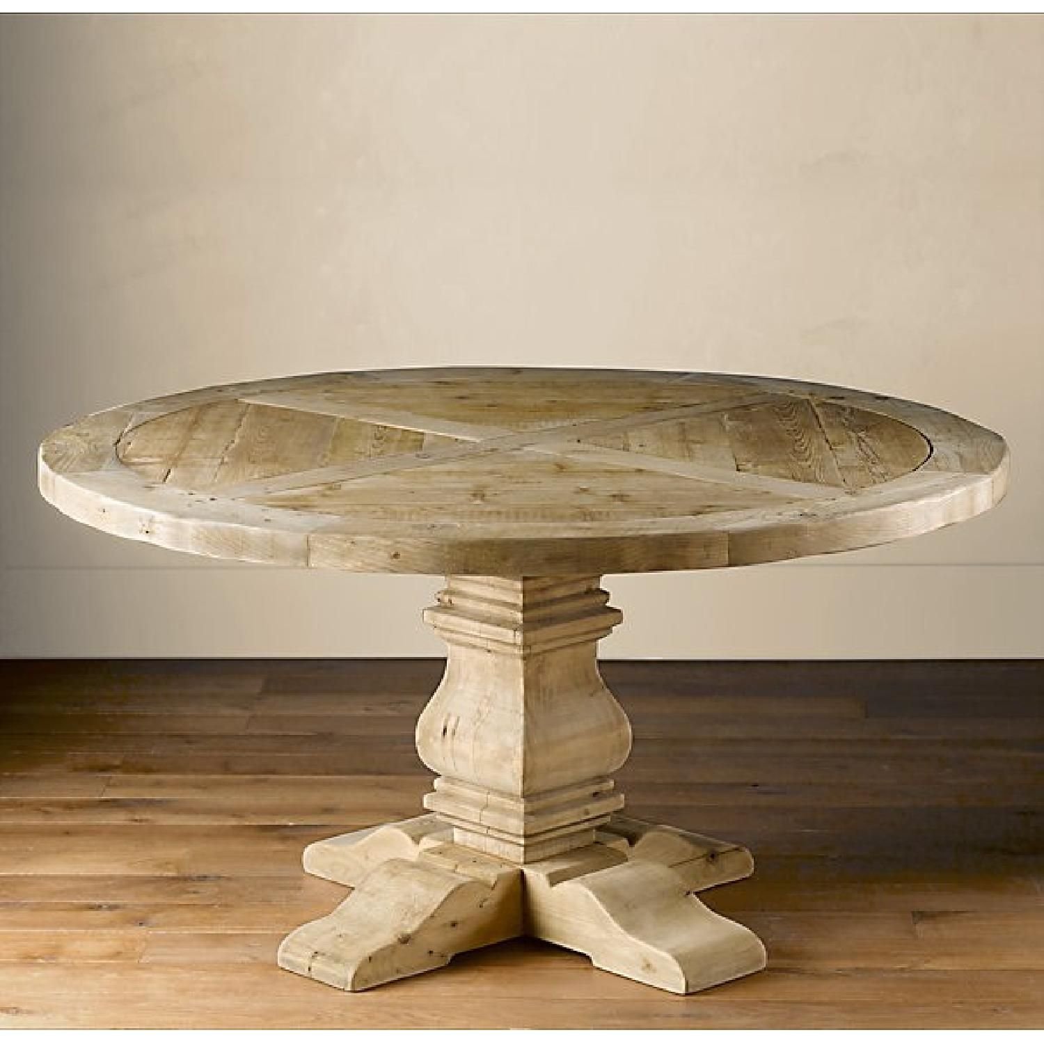 Столик из дерева круглый. Обеденный круглый стол Стефиус 2055. Круглый деревянный стол. Круглый столик из дерева. Красивые столы из дерева.