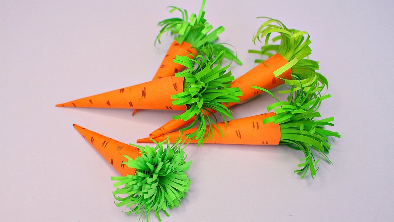 День моркови в детском саду. Поделка морковка. Поделка морковка из бумаги. Морковка из картона. Объемная морковка из бумаги.