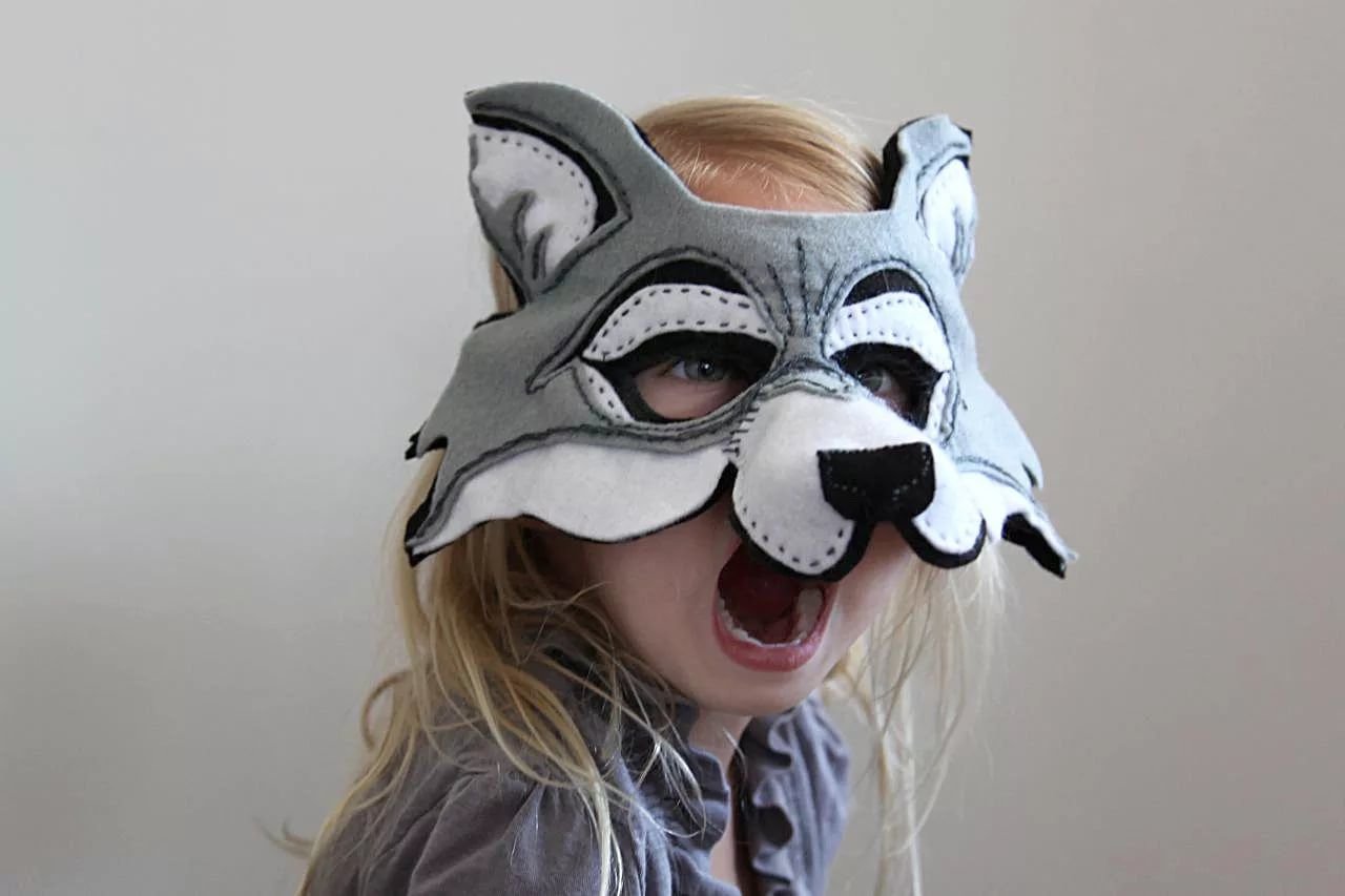 Маска волка для детей на голову. Маска волк. Детские новогодние маски. Новогодняя маска волка. Маска волка из фетра.