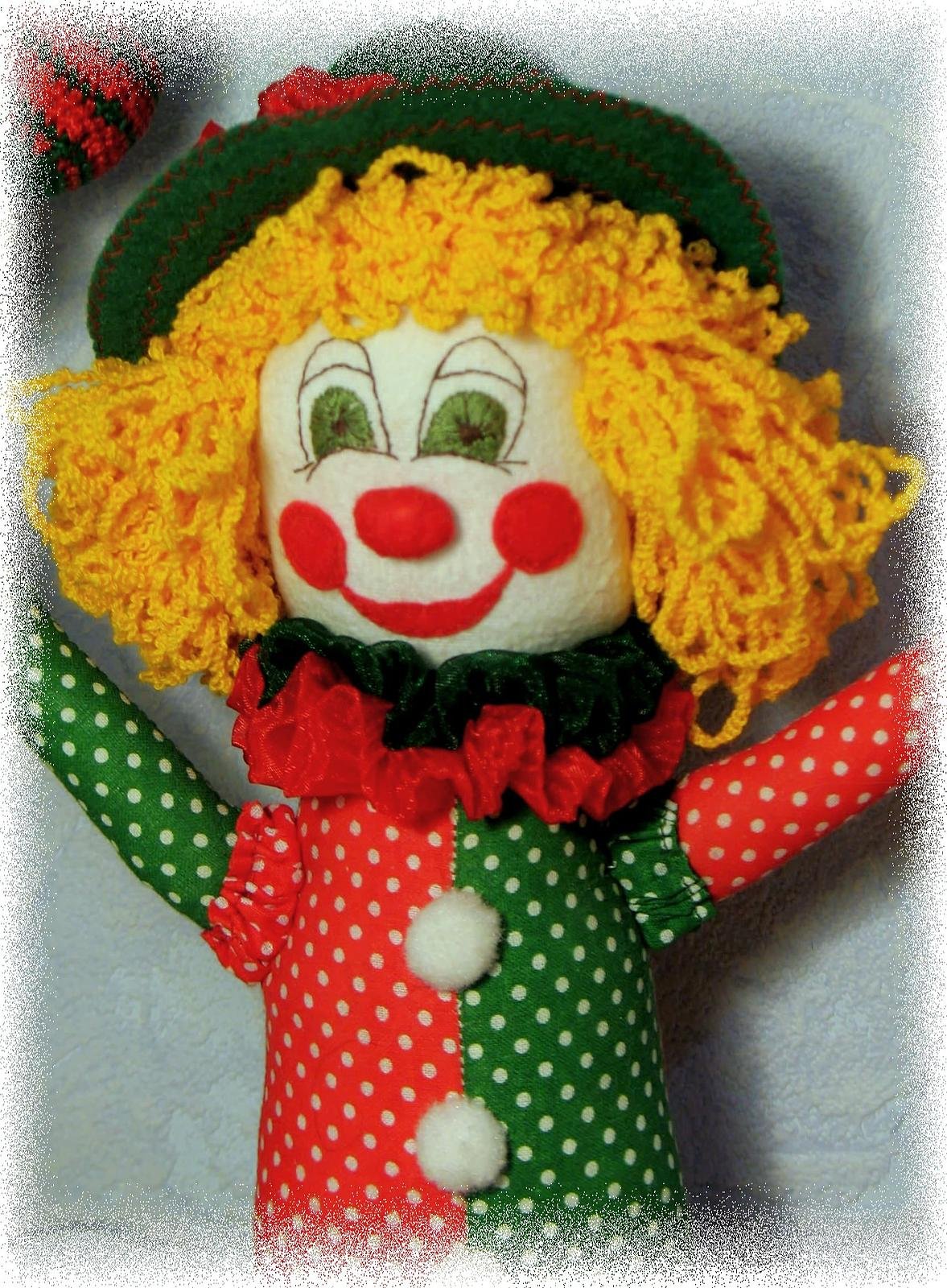 Клоуны сшить. Кукла «клоун». Текстильный клоун. Клоун из ткани. Текстильная кукла клоун.