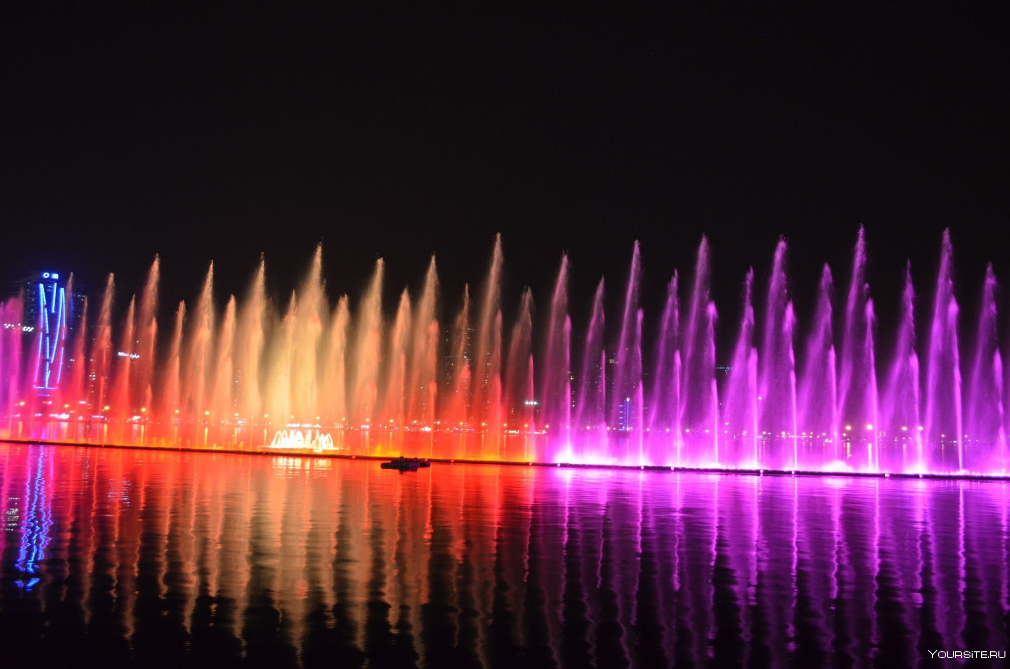 Шоу фонтанов спб. Поющие фонтаны Бурдж Халифа. Бурдж Халифа шоу фонтанов. Музыкальный фонтан в Дубае. Дубай фонтаны Бурдж Халифа.