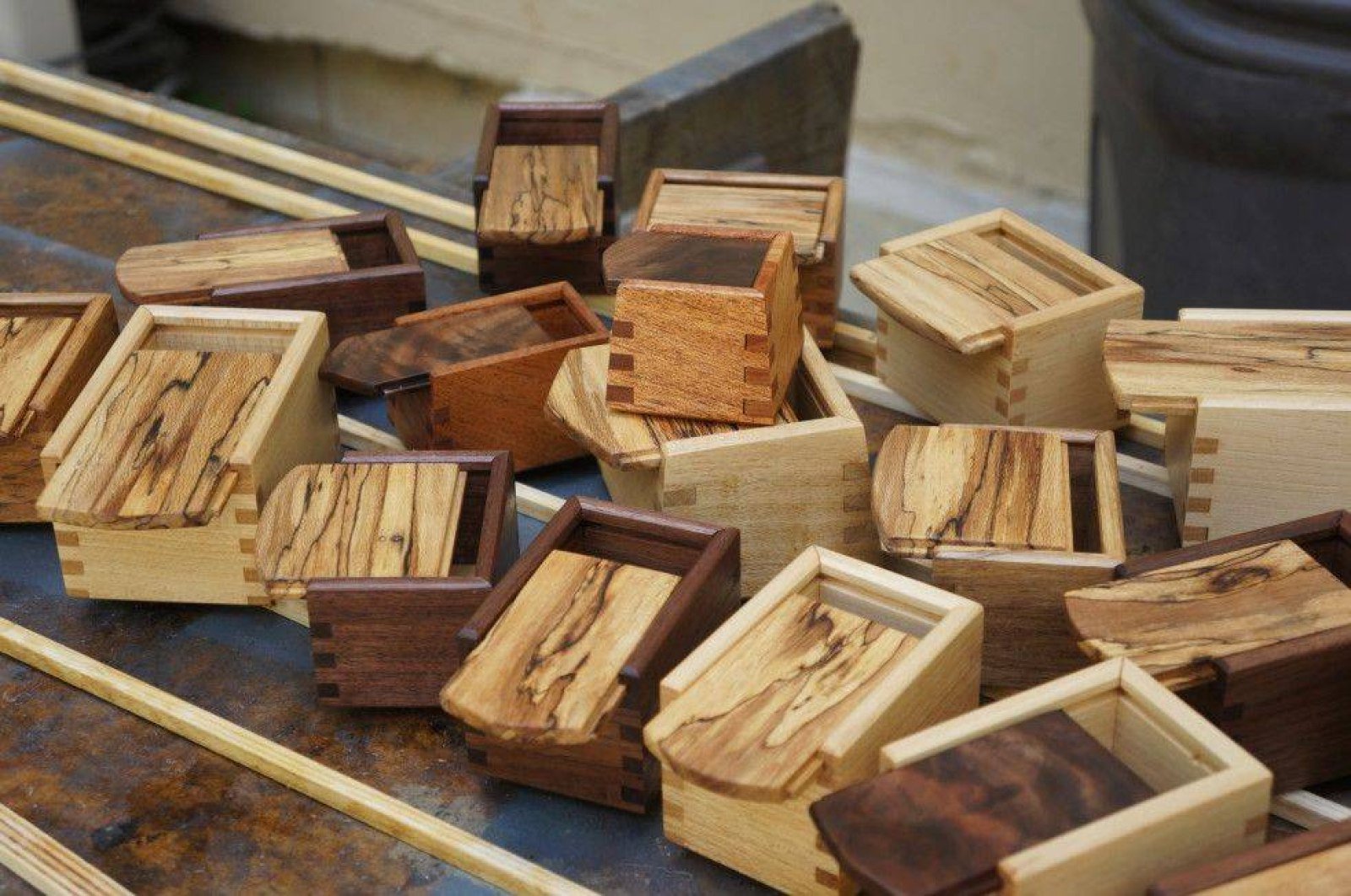 Какие изделия в этом году. Деревянные изделия. Изделия из древесины. Интересные деревянные изделия. Столярные изделия.