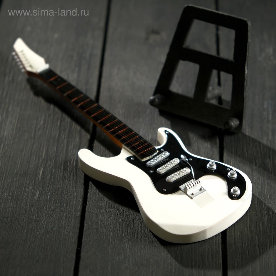 Имбирный пряник в виде гитары