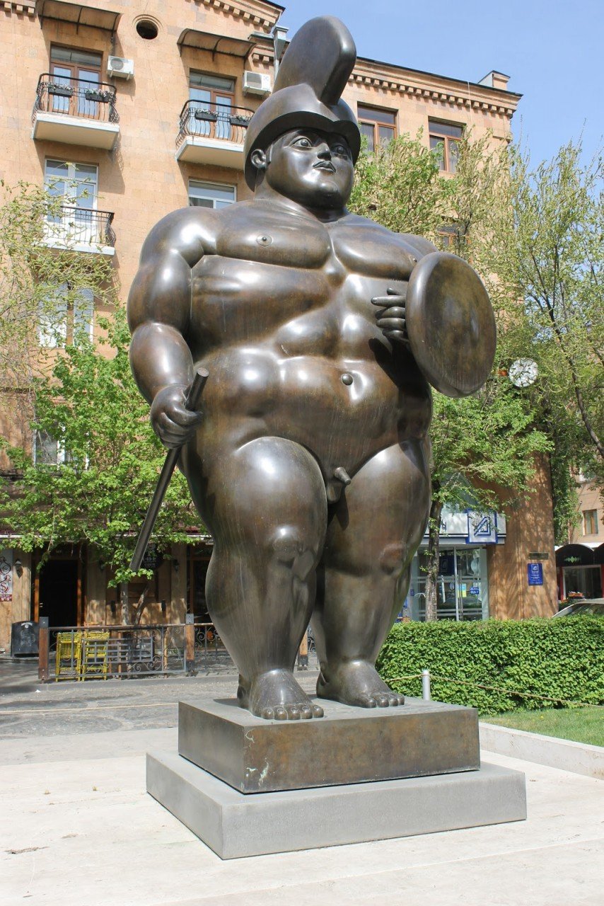Статуи Фернандо Ботеро