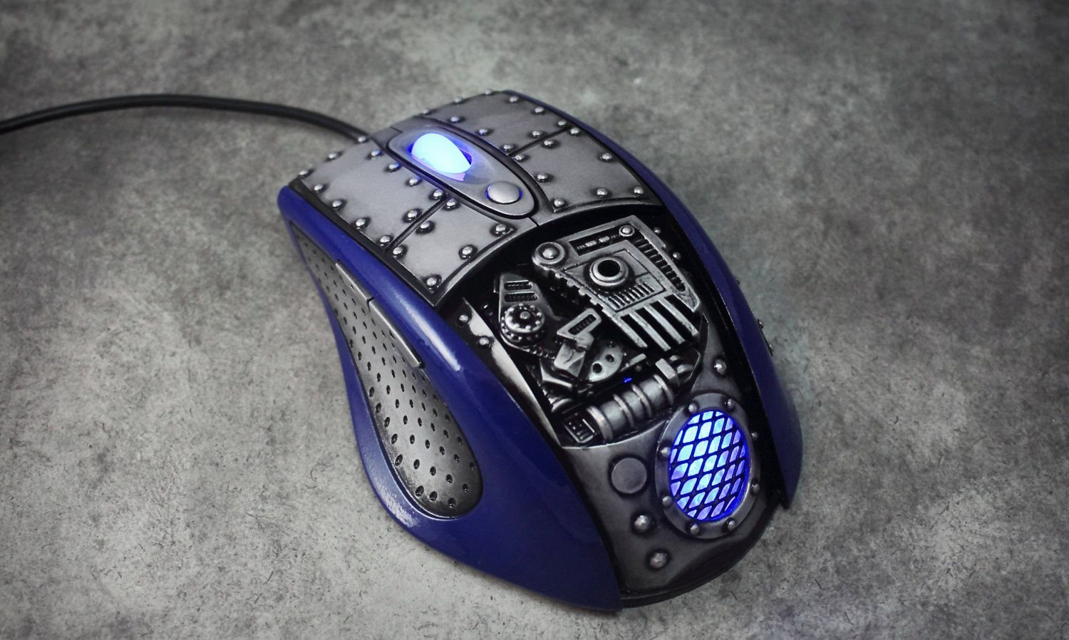 Кастомные мыши. Мышь Cyberpunk 2077. Компьютерная мышь в стиле киберпанк. Моддинг мышки. Мышка в стиле киберпанк.