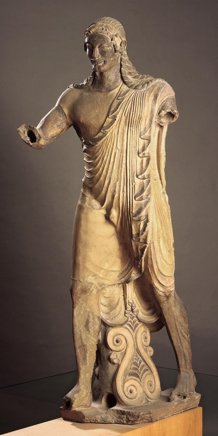 • Вулка. Аполлон из Вей. Ок. 500 Г. до н.э. музей виллы Джулия. Рим.