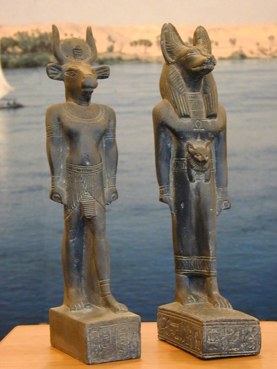 Статуя Анубиса в Египте