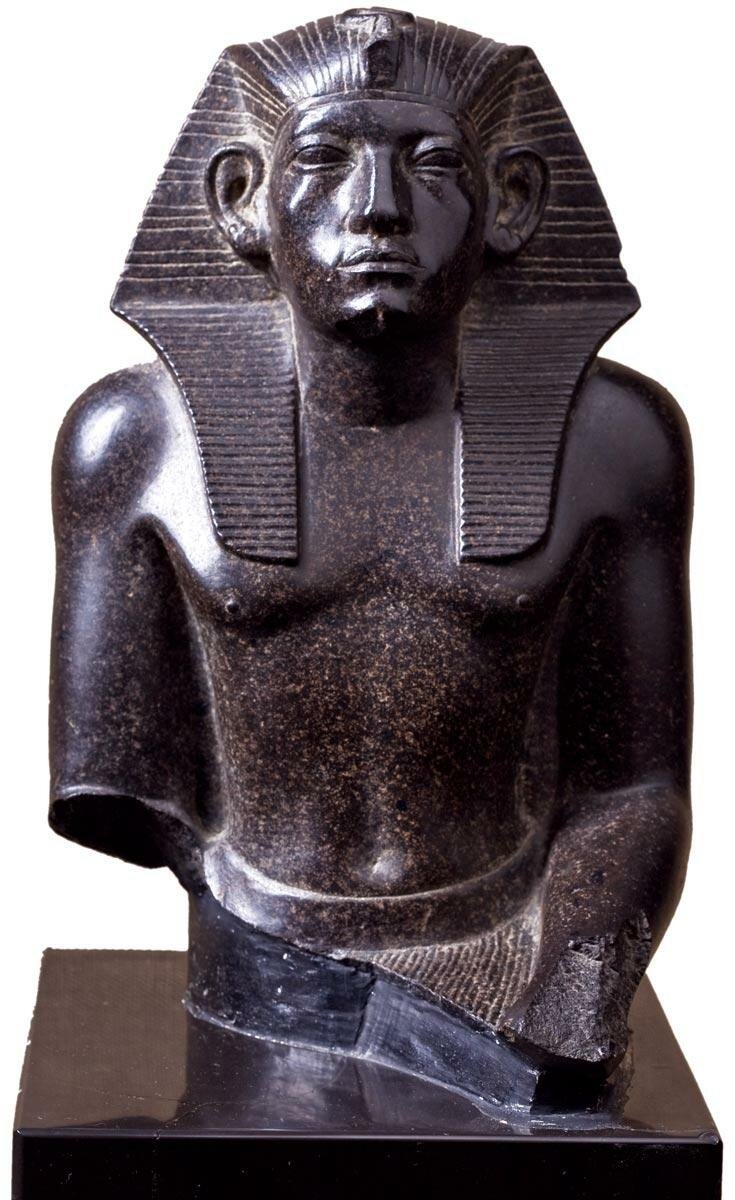 Египет статуи древнего царства фараонов