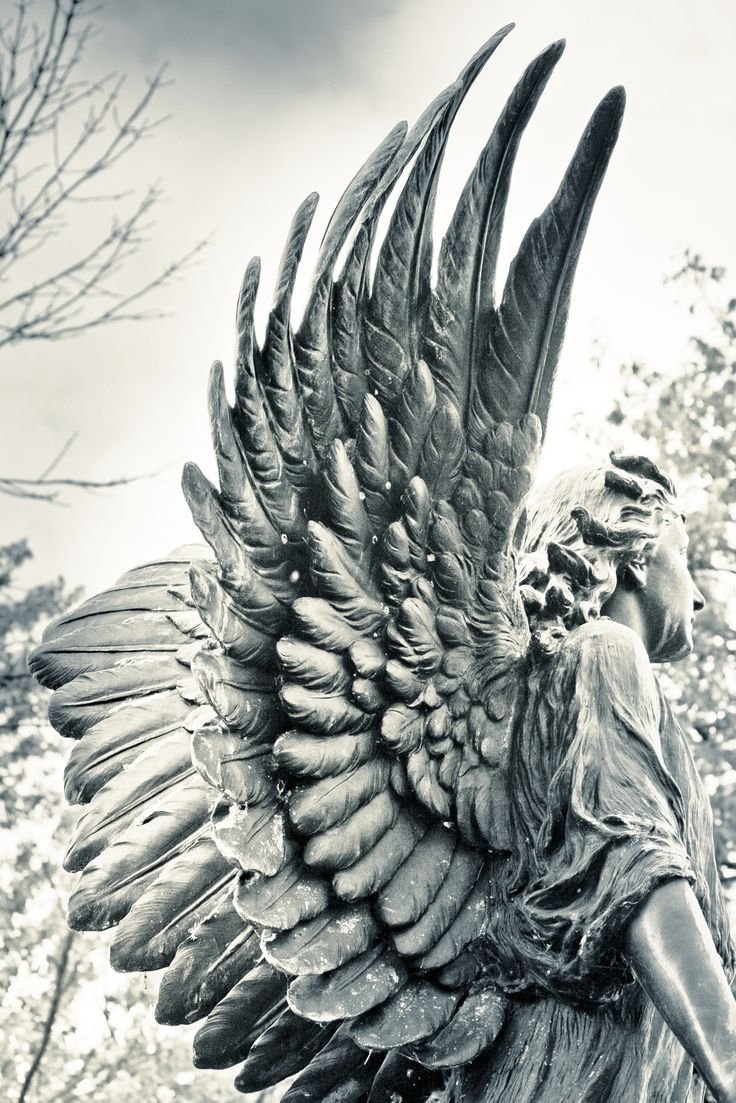Статуя ангела Геншин