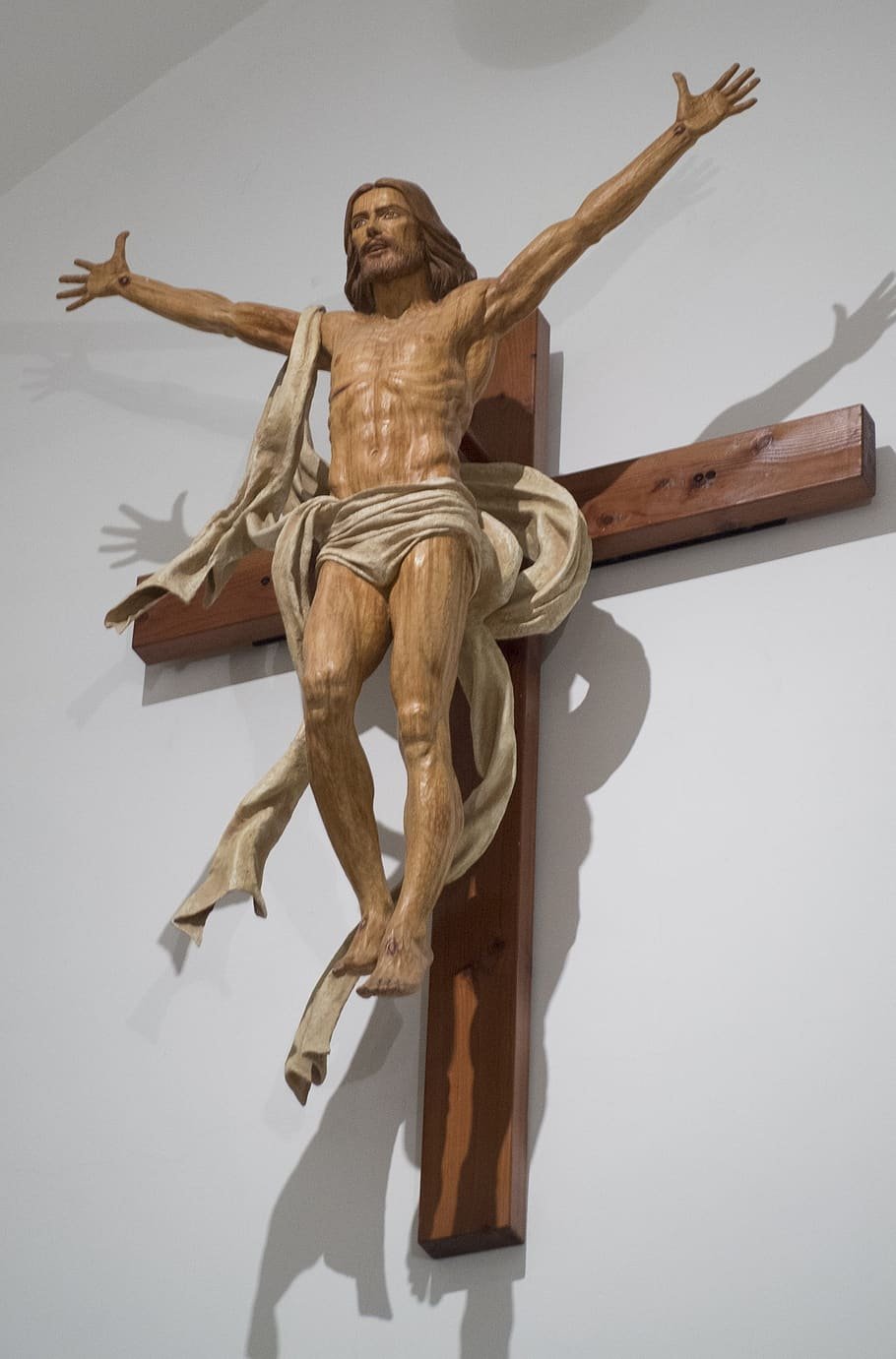 Деревянная скульптура иисуса христа