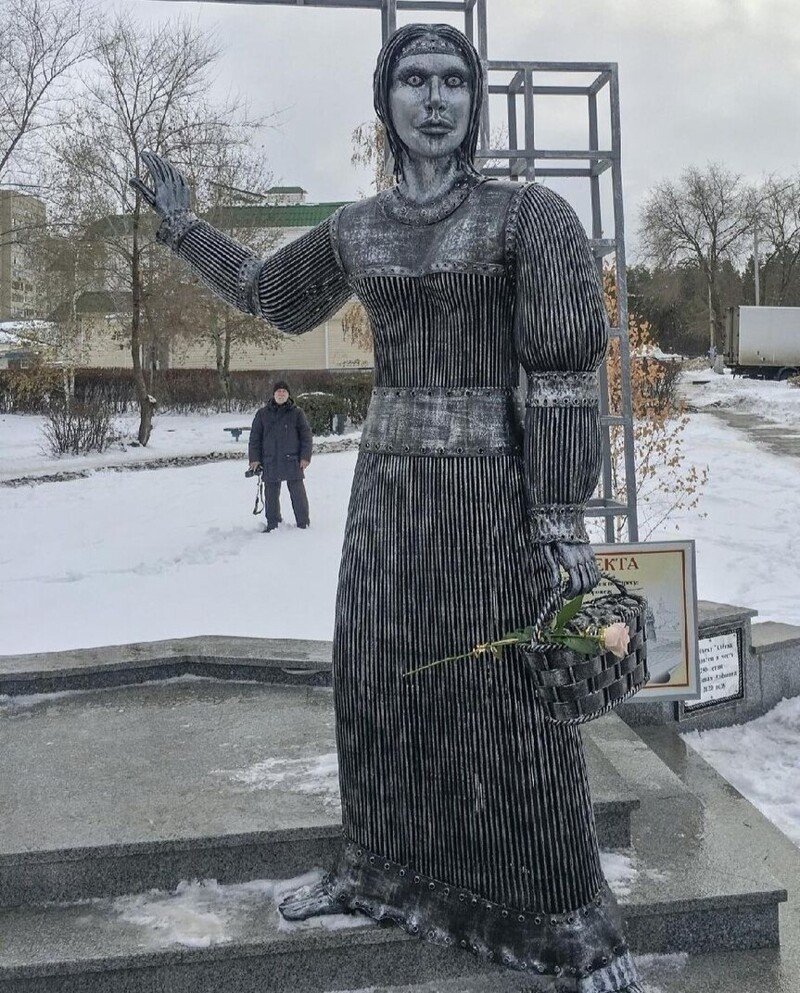 Памятник алёнушке Нововоронеж