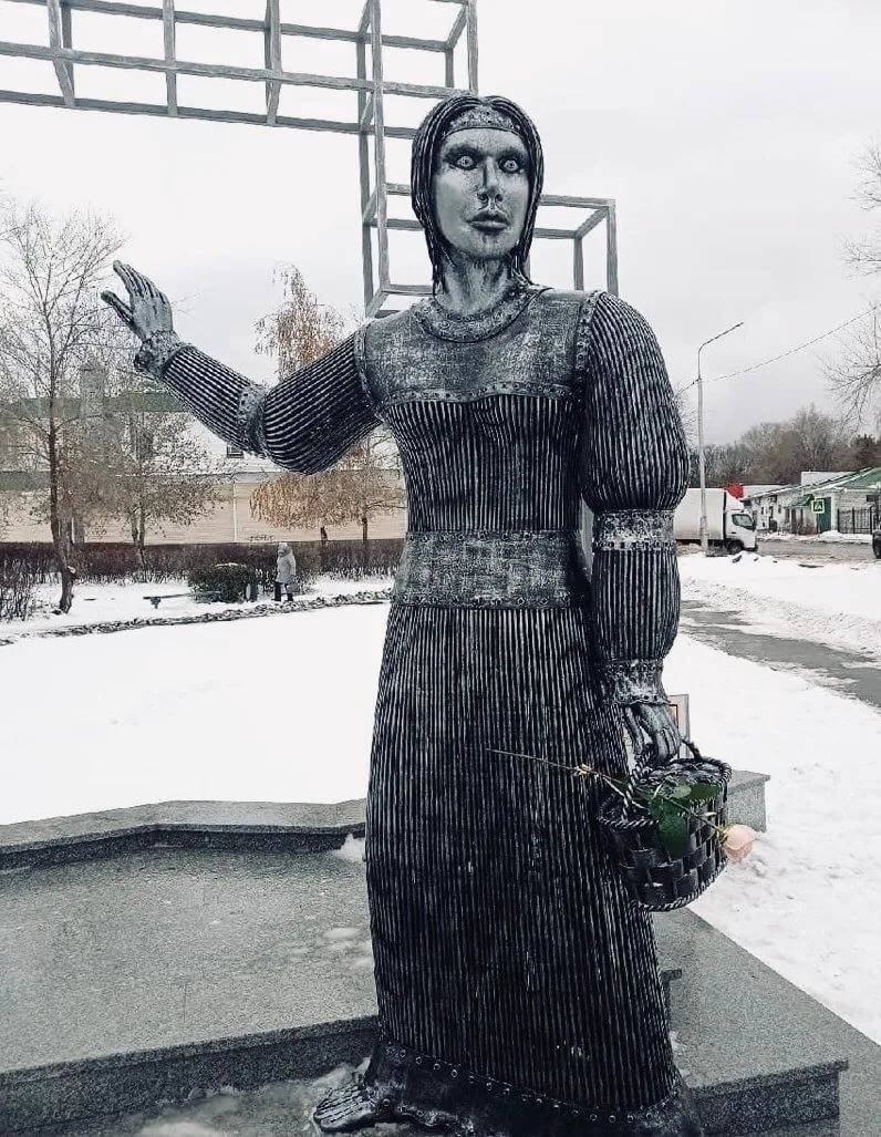 Скульптура Аленка в Нововоронеже