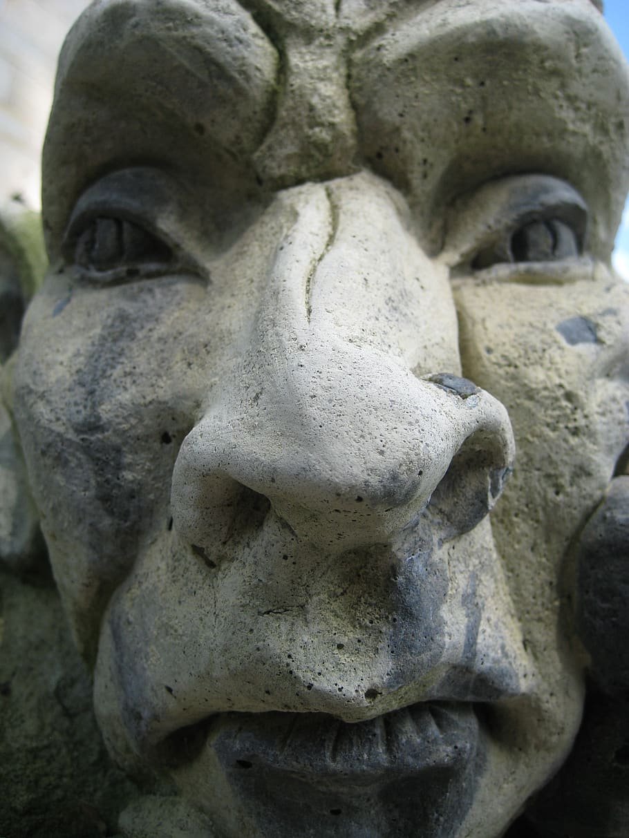 Скульптура Каменное лицо