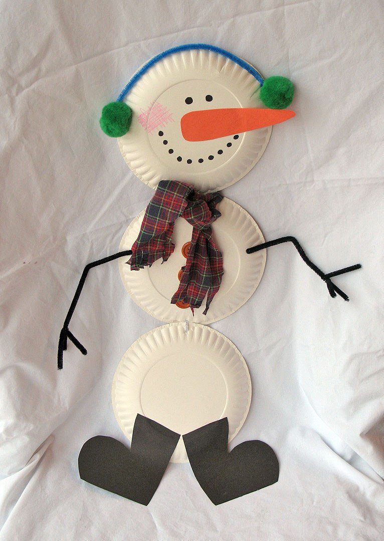 Снеговик из одноразовых Таре