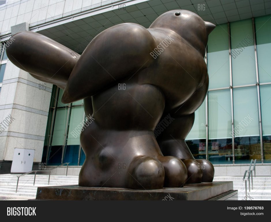 Скульптура Ботеро в Сингапуре