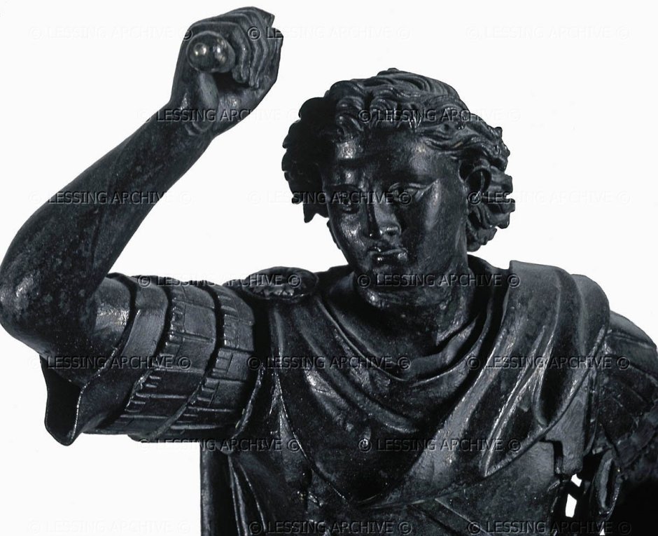 Александр Великий статуя