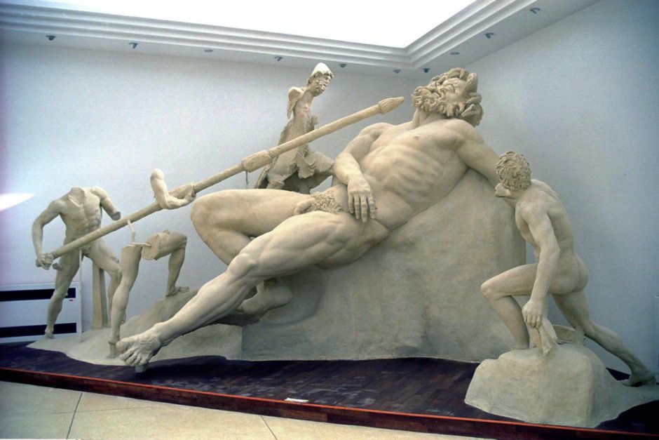 Циклоп Полифем скульптура