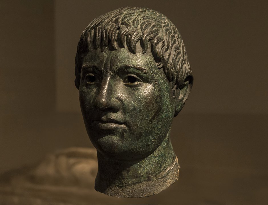 Бронзовая статуэтка из Кьюзи (550-530 гг. до н.э.)
