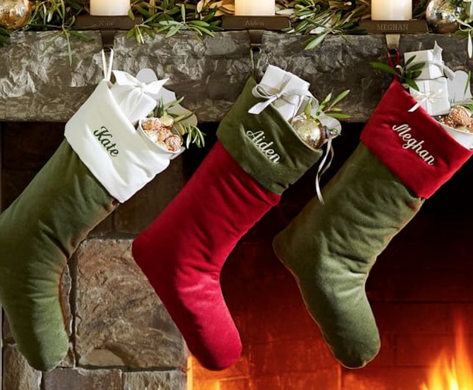 Новогодние носки для подарков спицами