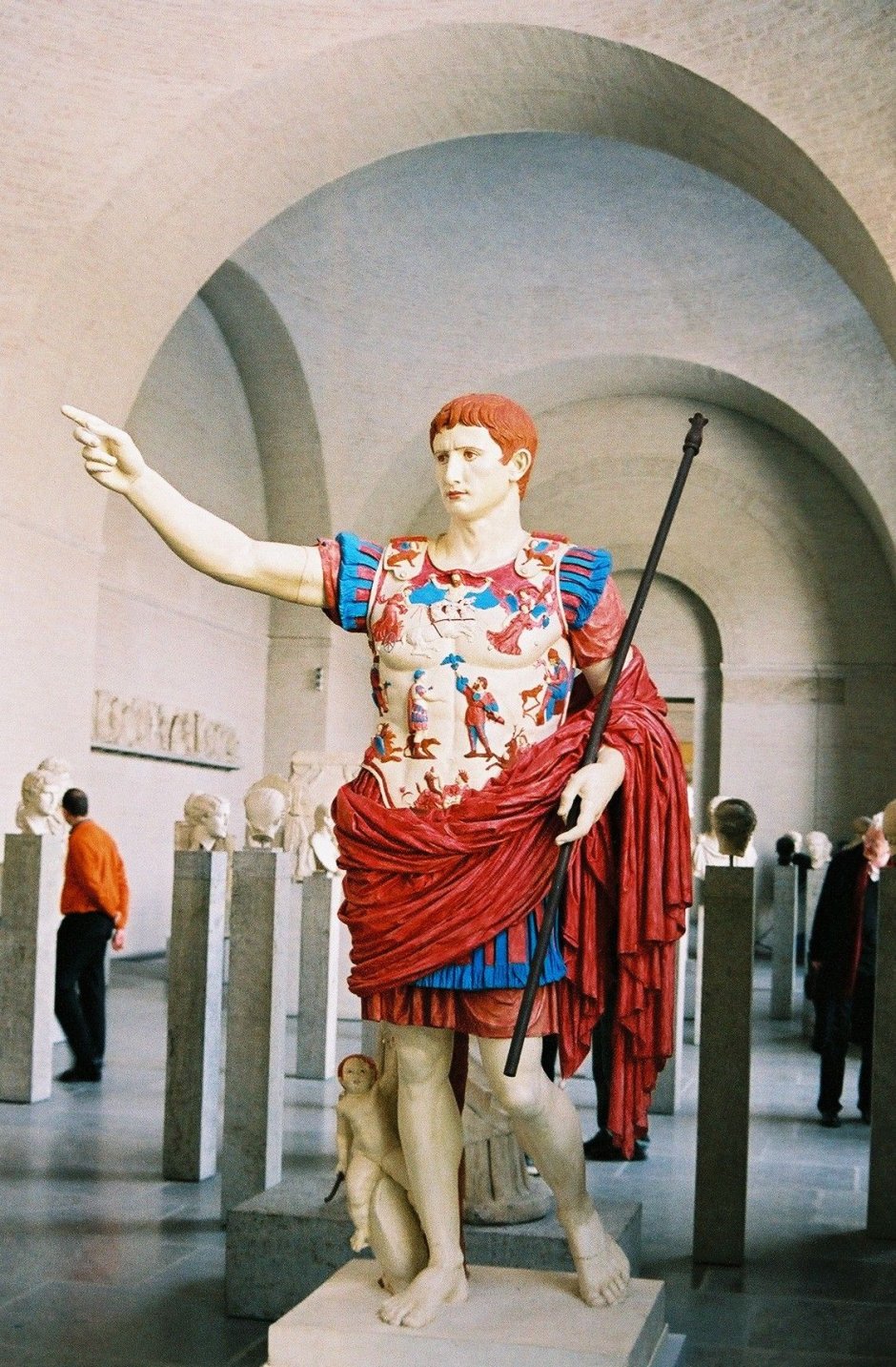 Раскрашенная статуя Октавиана августа