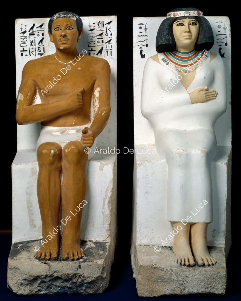 Деревянная статуя фараона хора