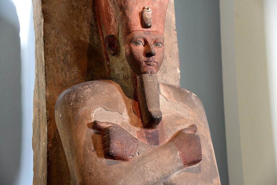 Статуя писца КАИ сер 3 тыс до н.э Лувр