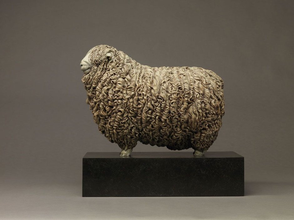Фигурка овечки декоративная