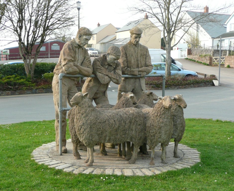 Памятник барану в Шотландии