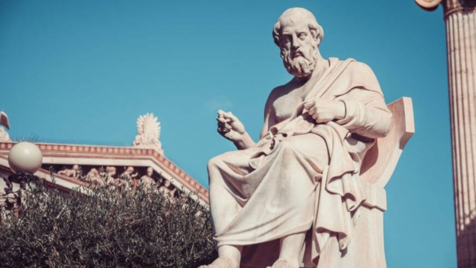 Платон в профиль
