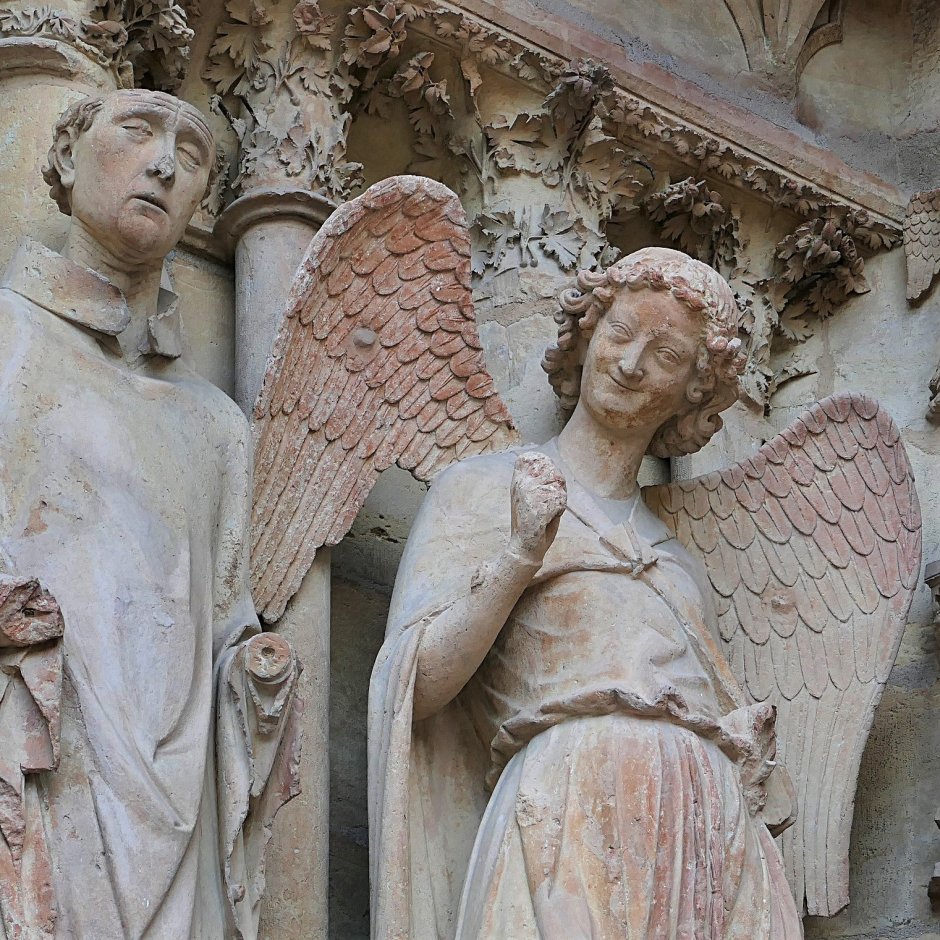 Реймский собор ангел