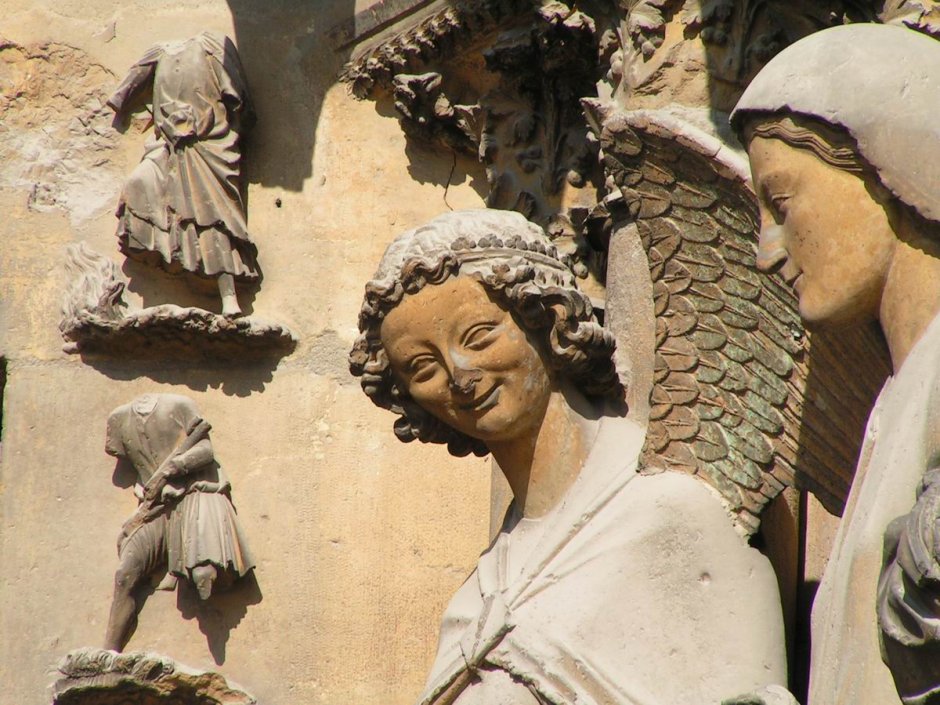 Реймский собор скульптура улыбающийся ангел
