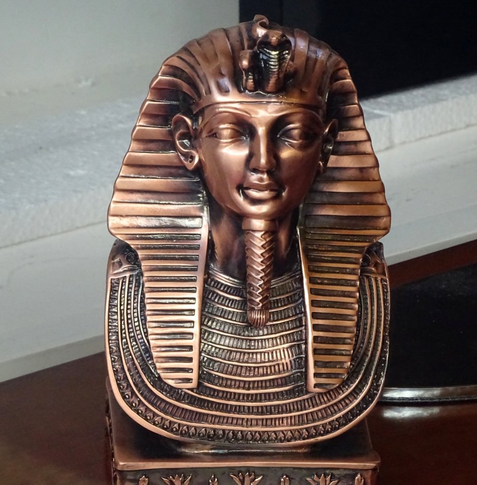 Бог тот древний Египет статуя