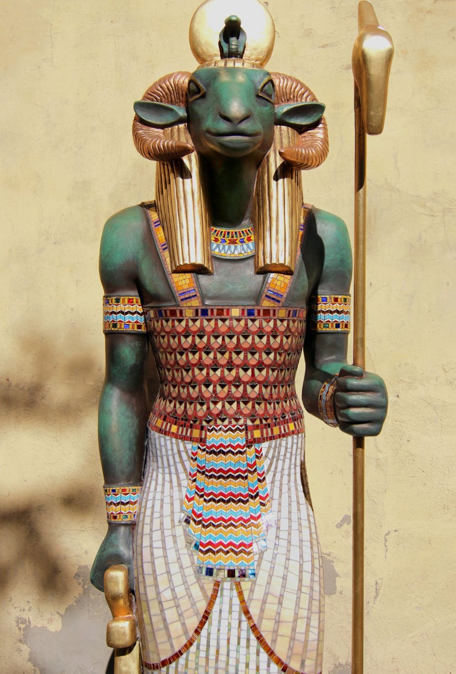 Статуи богов Египта