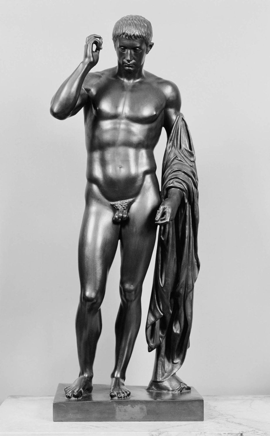 Статуя Германика. Мрамор. Конец 1 в. до н. э. Париж. Лувр.