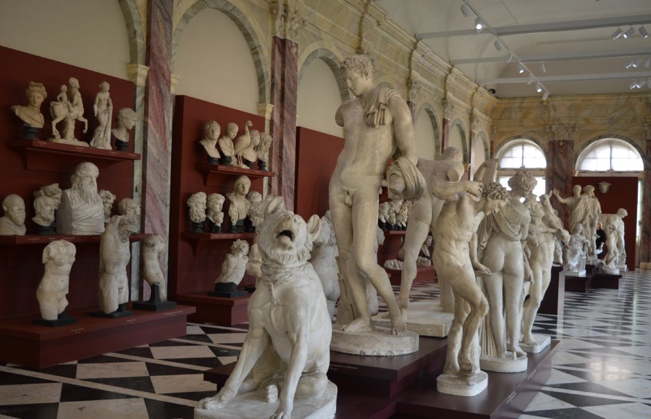 Скульптуры в Дрезденской галерее