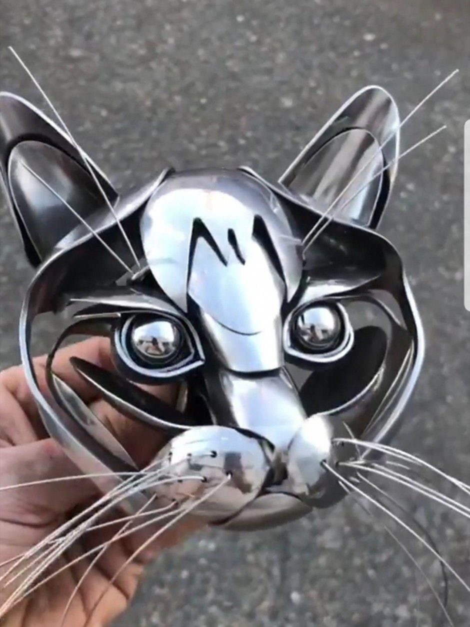 Кошка из металлолома