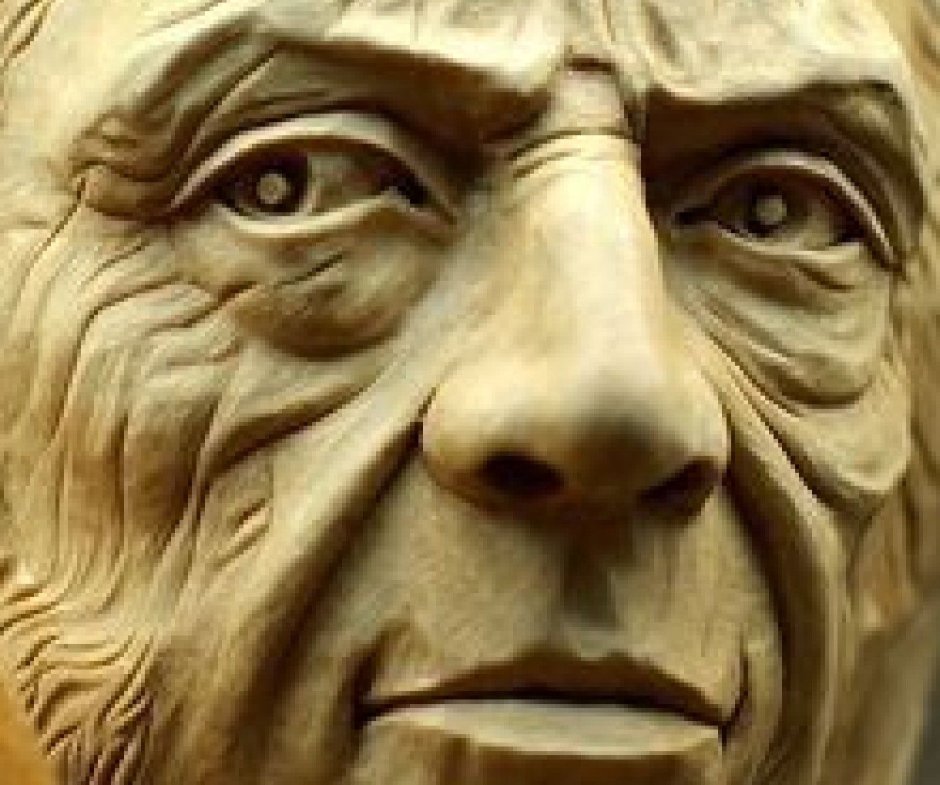 Деревянная скульптура лица