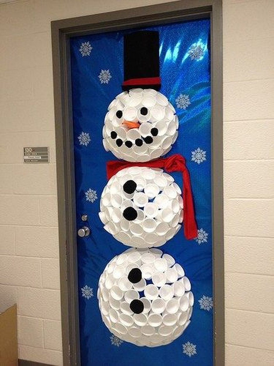 Снеговик на дверь