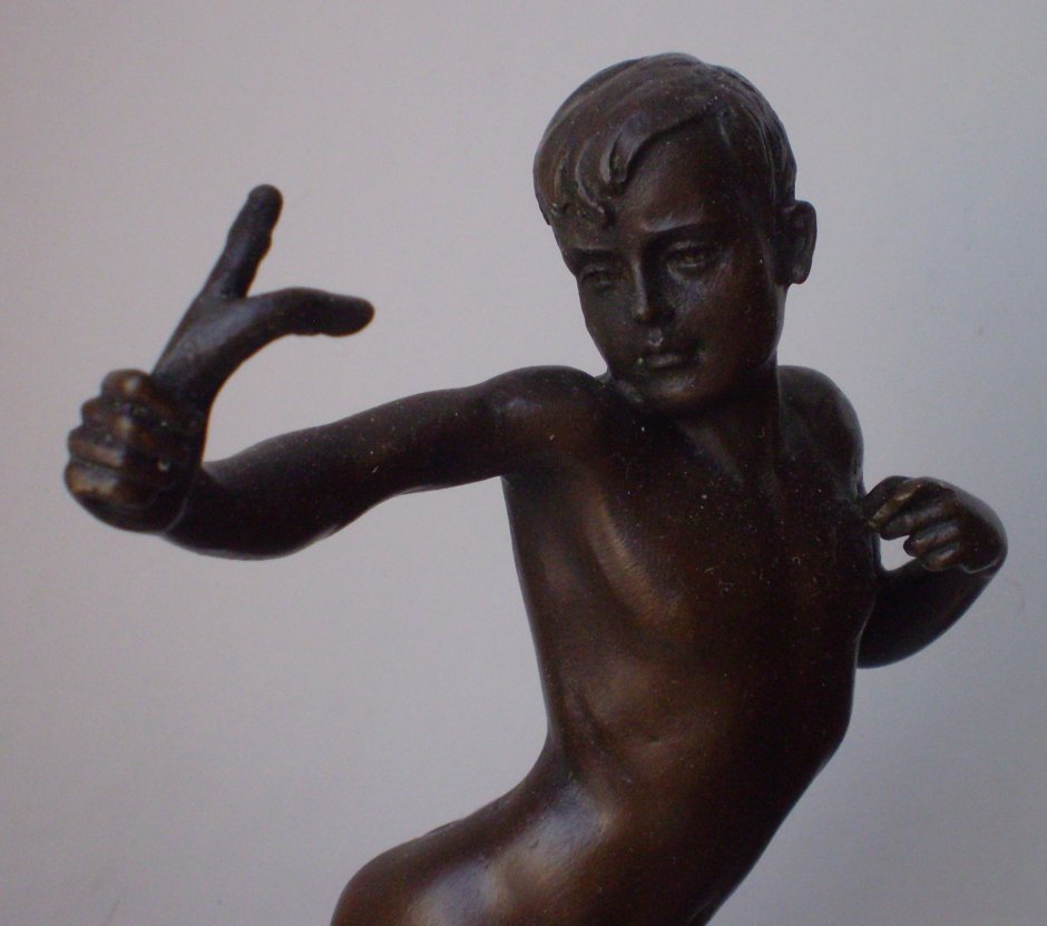“Мальчик и море”, скульптура Вилли Вергинера