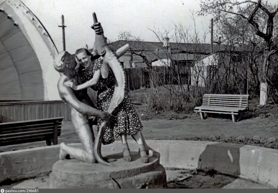 Скульптура какающий мальчик Астрахань