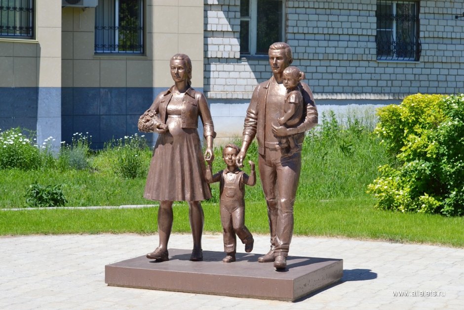 Памятник семье Орел Гринн