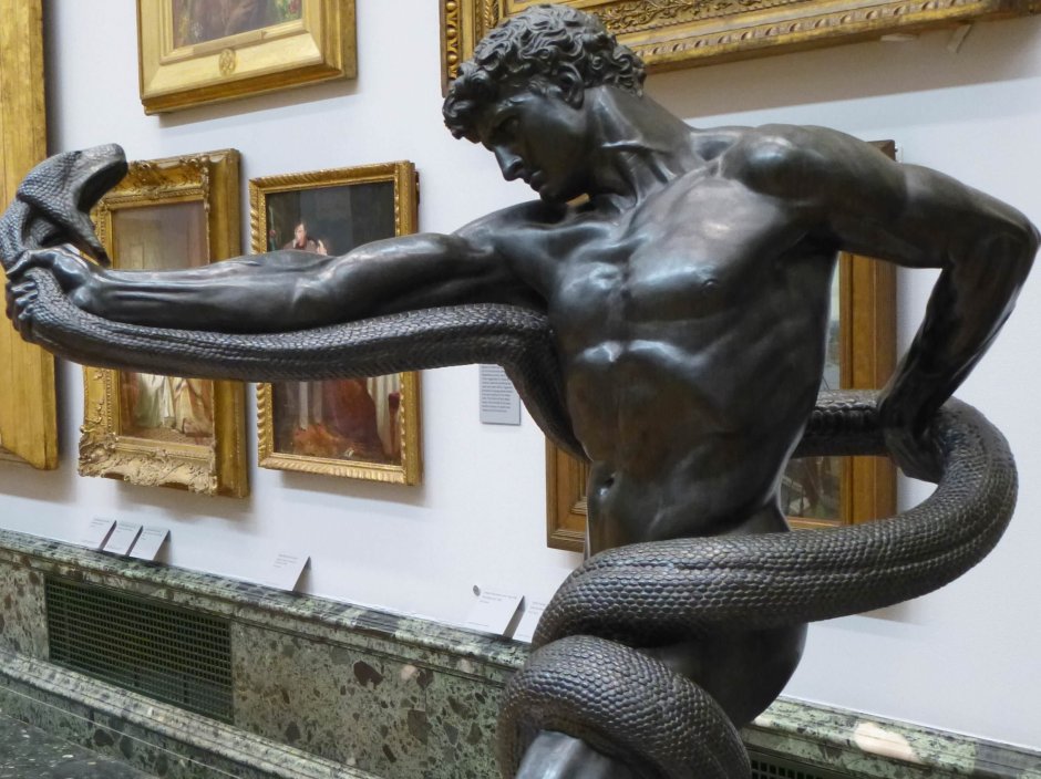 Геракл и змеи скульптура