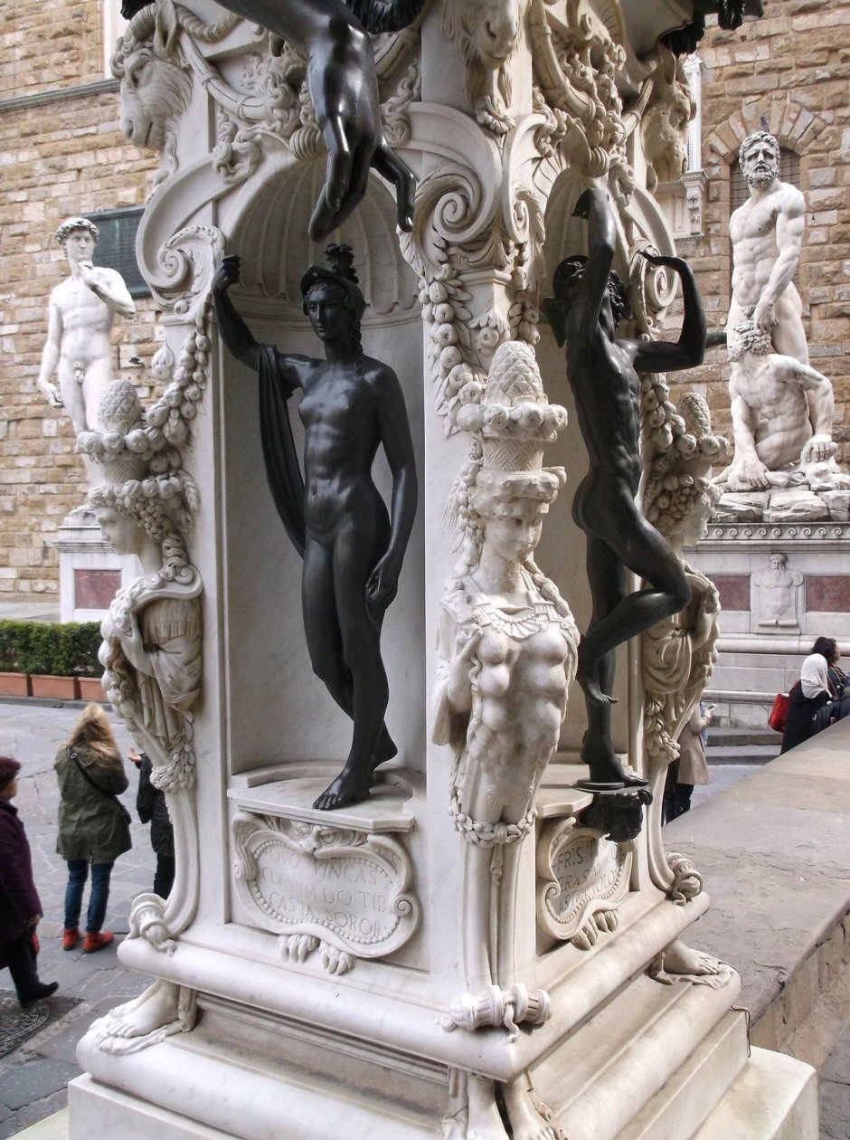 Статуя Персея Бенвенуто Челлини