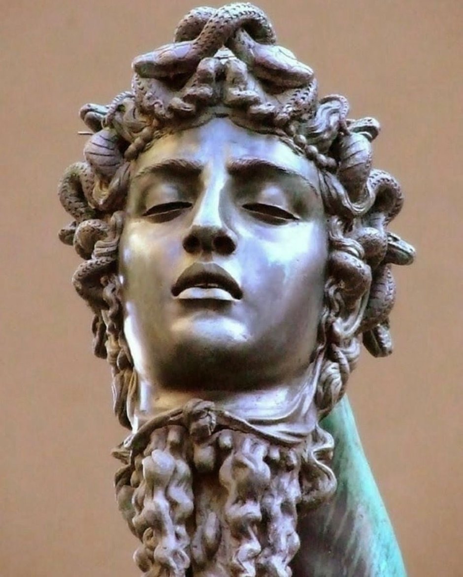 Персей статуя Челлини