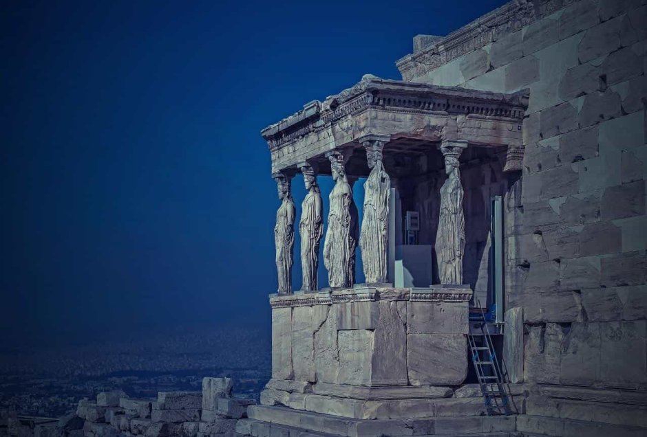 Памятник Эрехтейон в Афинах