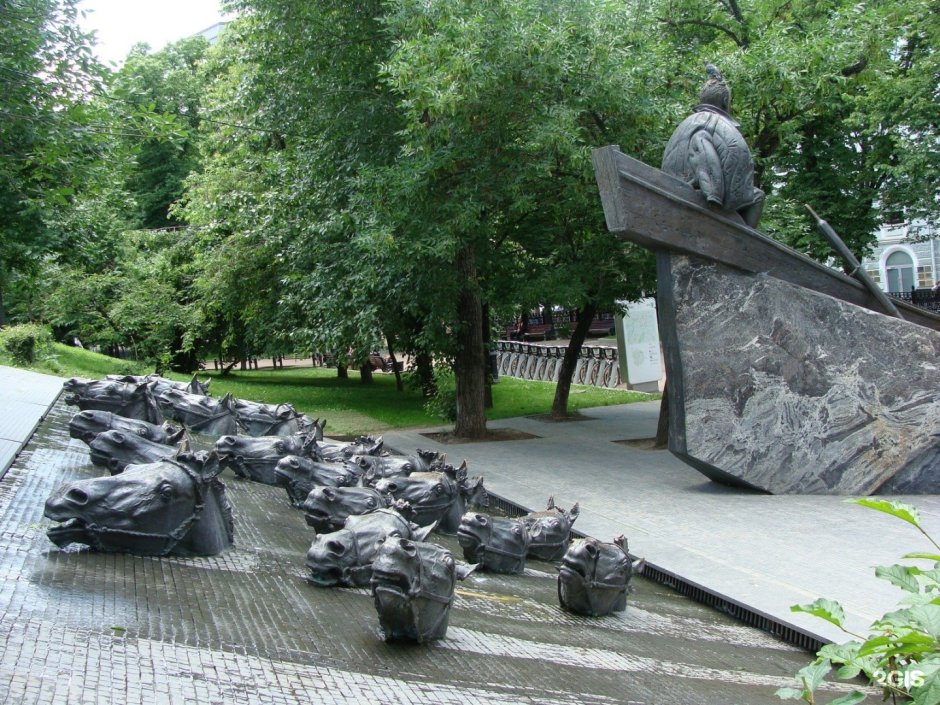 Гоголевский бульвар Шолохов памятник