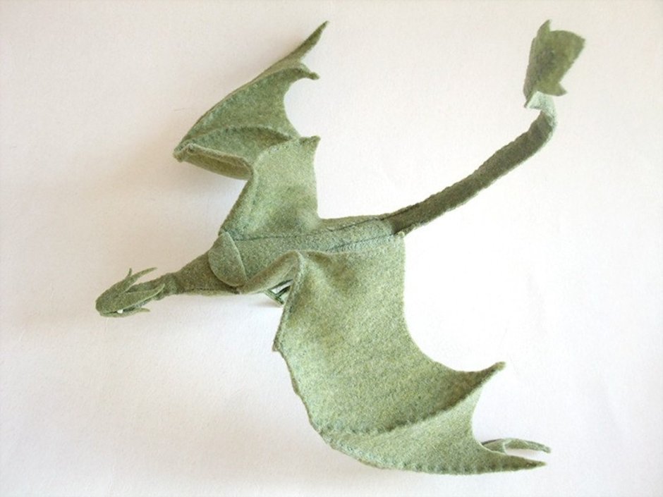 Игрушка дракон из ткани