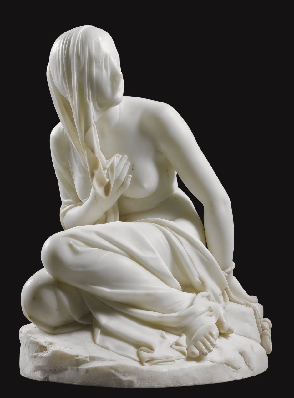Женские скульптуры из мрамора
