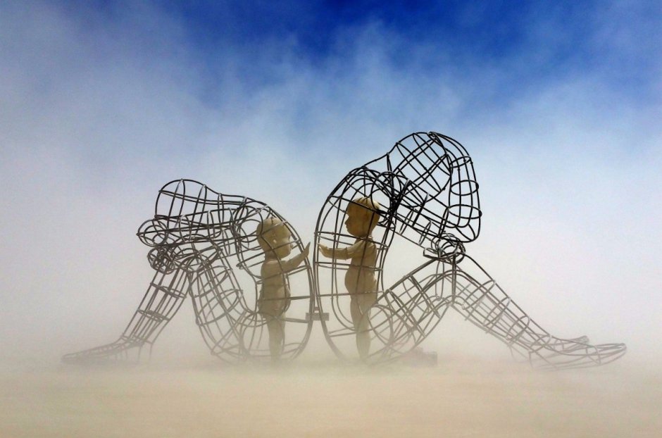 Скульптура любовь Александра Милова